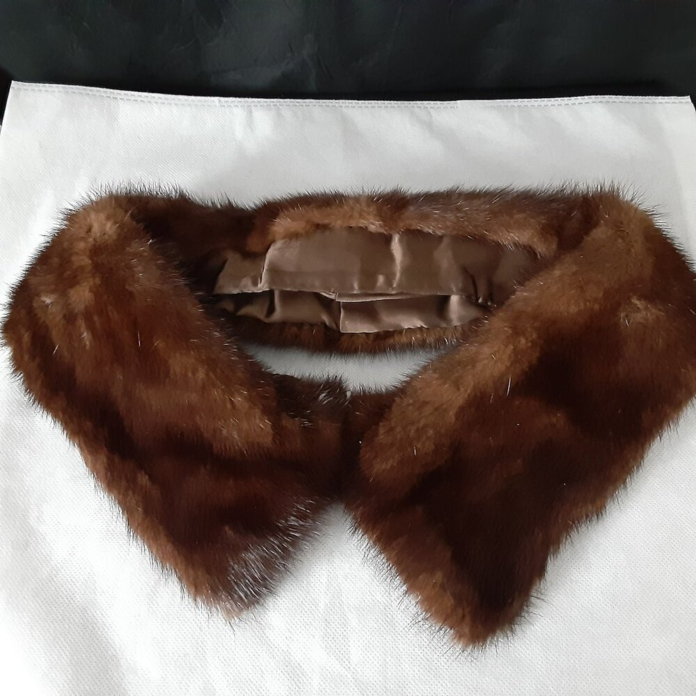 ANTIQUE BEAVER FUR COLLAR LINED 1 HOOK CLOSURE EXCELLENT